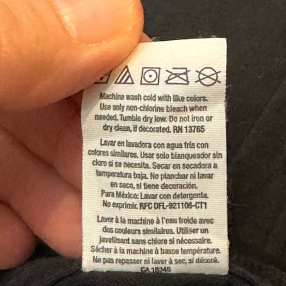 Alice in Wonderland Graphic Tee - Picture 5 of 5